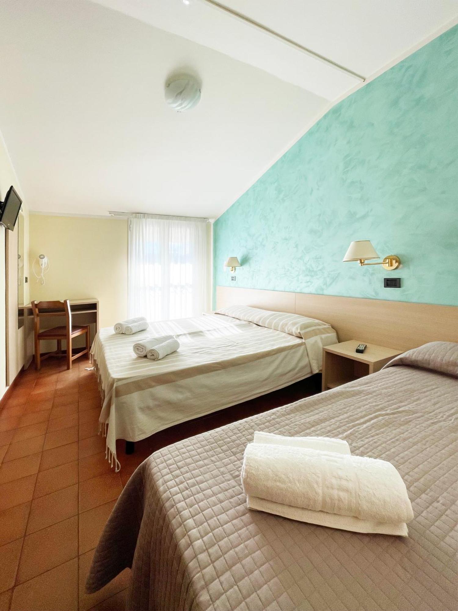 Hotel Reale Ріміні Екстер'єр фото